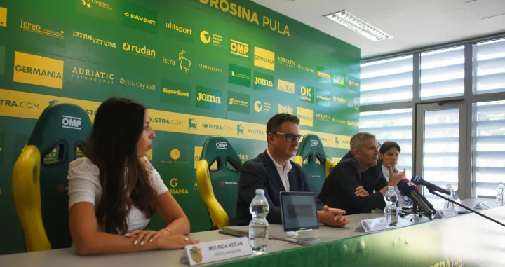 27.06.2025., Pula - NK Istra 1961 predstavila je svojeg novog trenera za nastupajucu prvoligasku sezonu. Kormilo je preuzeo Goran Tomic. Photo: Sasa Miljevic/PIXSELL/PIXSELL