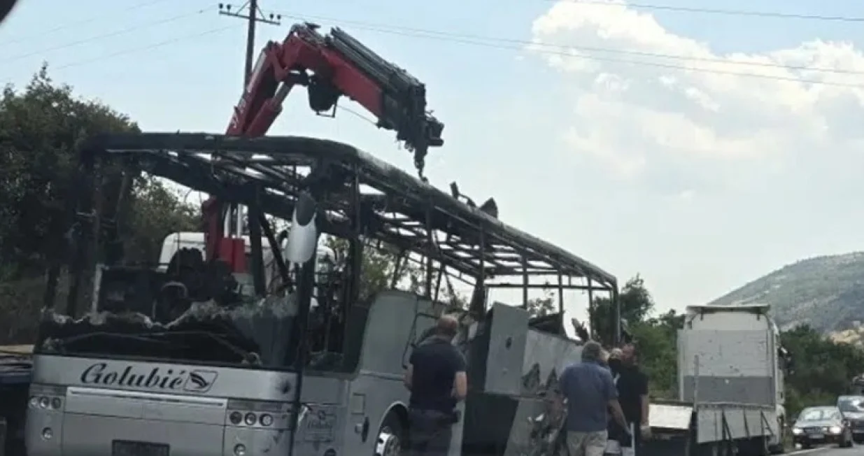 Uništen autobus/Glas Kotor Varoša//