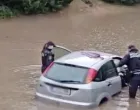 Spašavanje starijeg para iz poplavljenog automobila/N1 Slovenija