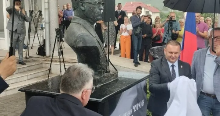 Foto: RTRSU Istočnom Sarajevu otkrivena bista nekadašnjem ruskom diplomati Vitaliju Čurkin - nije dozvolio poniženje srpskog naroda/