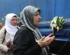 Tužna kolona s posmrtnim ostacima sedam žrtava srebreničkog genocida ispraćena je kroz Sarajevo/Senad Gubelić