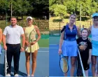 Katarina Kuzmova (žuta oprema) i Ema Burgić (plavo-bijela oprema)