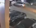 Snimak sa nadzorne kamere kafića blizu kojeg je bačena eksplozivna naprava/Crna Hronika