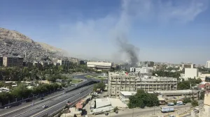 Izraelskim zračnim napadom pogođena zgrada Generalštaba sirijske vojske u Damasku//