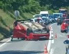 Jedan automobil je završio na krovu/Viber/Viber
