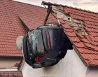 Saobraćajna nesreća u Njemačkoj, vozilom uletio u štalu/
