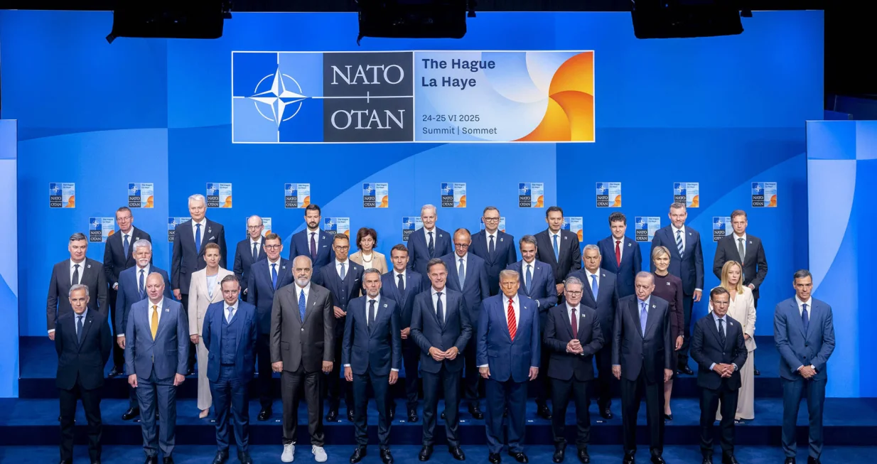 nato samit haag/Nato