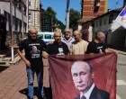 Vojin Pavlović sa slikom Vladimira Putina Facebook/Facebook