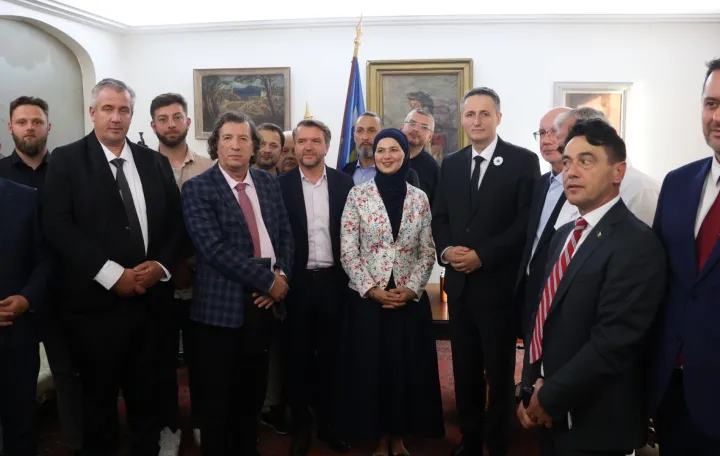 Denis Bećirović sa bh. dijasporom u Francuskoj, u Ambasadi BiH u Parizu//