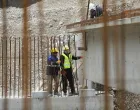 Radovi na sanaciji oštećenja željezničke pruge kod Komadinovog Vrela, nedaleko od Jablanice, zbog kojeg je više od tri mjeseca potpuno obustavljen željeznički saobraćaj na dionici Sarajevo – Mostar, mogli bi biti završeni krajem januara ili početkom februara. Gradilište pruge, osim predstavnika ŽFBiH, u ponedjeljak posjetili su ministar komunikacija i prometa BiH Edin Forto i federalna ministrica prometa i komunikacija Andrijana Katić/Denis Zuberi