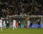 epa10186131 Manchester United's Jadon Sancho (3-L) scores the 1-0 lead during the UEFA Europa League group E soccer match between Manchester United and Sheriff Tiraspol held at Zimbru stadium, Chisinau, Moldova, 15 September 2022. EPA/DUMITRU DORU
