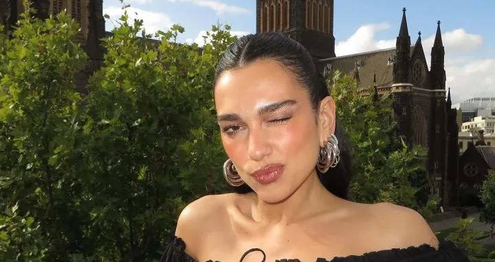 Dua Lipa//