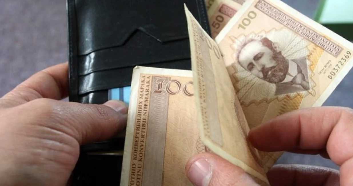 lažni volonter/