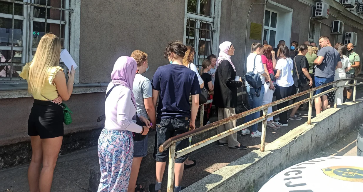 Redovi za pasoše/