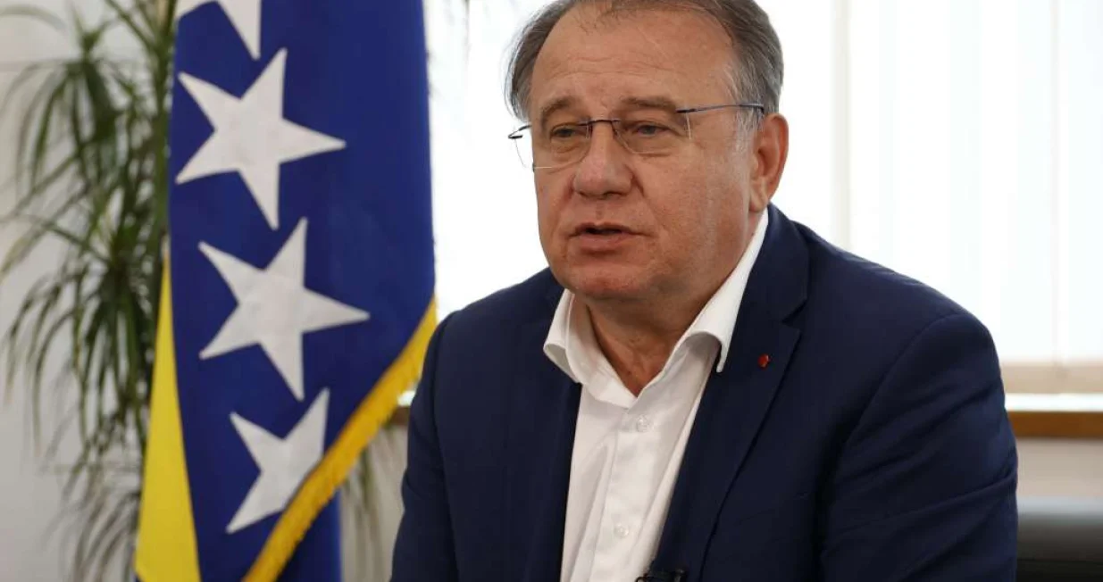 nermin nikšić fena/