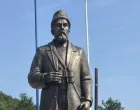Postavljen spomenik Pavlu Đurišiću u Gornjem Zaostru – bronzani spomenik sramote/