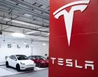 epa09546191 (FILE) - Tesla test-drive vehicles that are used by a Tesla dealership are seen charging in a garage in Washington, DC, USA, 08 February 2021 (reissued 26 October 2021). Tesla's market value rose past 1 trillion US dollar on 25 October, after US rental car company Hertz agreed to purchase 100,000 Tesla Model 3 automobiles. EPA/MICHAEL REYNOLDS/Michael Reynolds