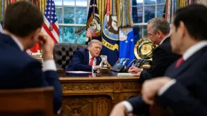 Bijela kuća objavila sliku: Trump upravo telefonom razgovara s Putinom/Screenshot