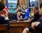Bijela kuća objavila sliku: Trump upravo telefonom razgovara s Putinom/Screenshot