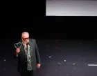 Britanskom glumcu Rayu Winstoneu uručeno Počasno Srce Sarajeva 31. Sarajevo Film Festivala/Damir Deljo