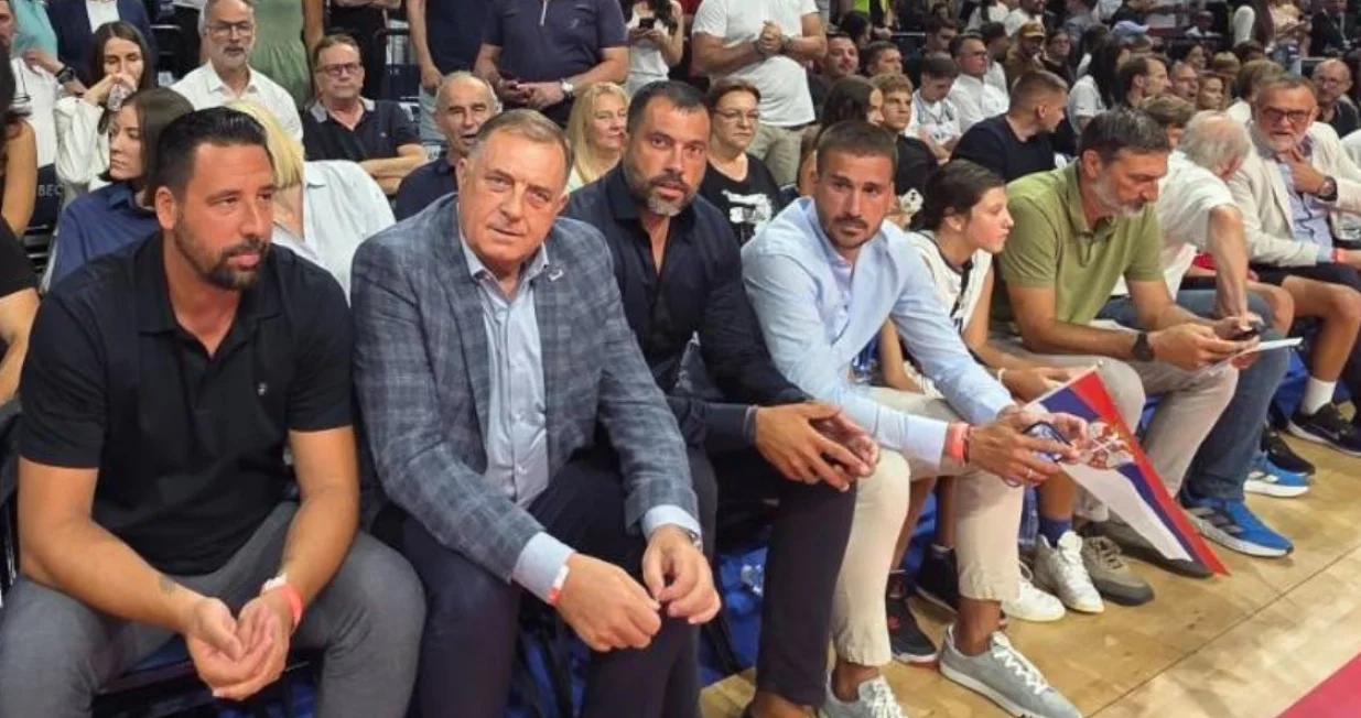 Milorad Dodik na utakmici Srbije i Slovenije/Foto: