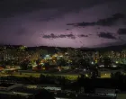 Grmljavinsko nevrijeme praćeno obilnim padavinama zahvatilo je u četvrtak navečer Sarajevo/Elman Omić
