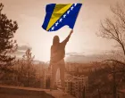 Vizual za kolumnu, Bosna i Hercegovina, zastava BiH/Benjamin Krnić
