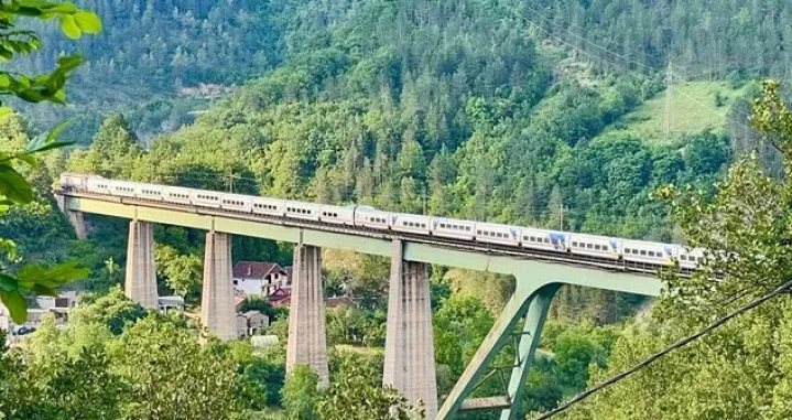 željeznička pruga, voz, sarajevo, ploče, putovanje/