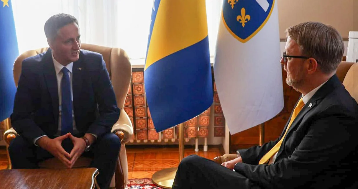 Denis Bećirović sa Danielom Koskijem/Facebook
