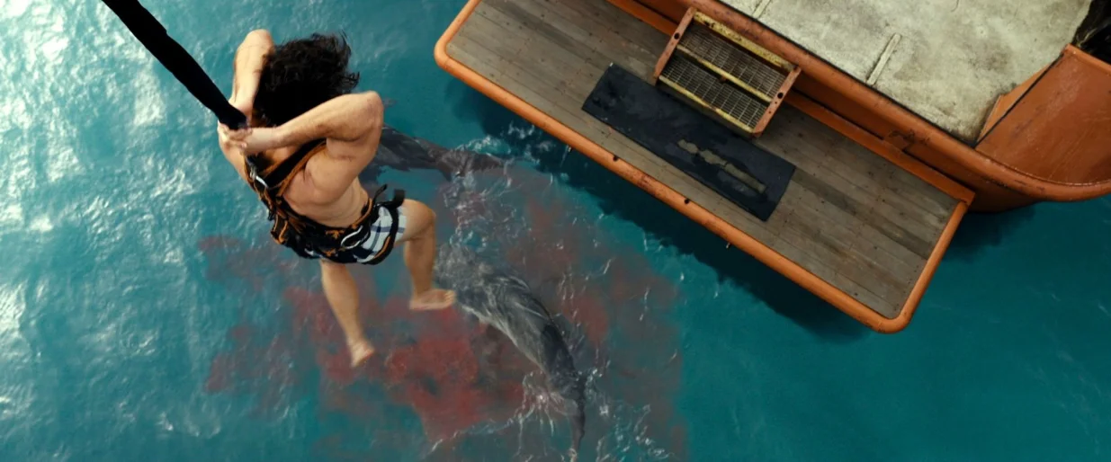U filmu "Dangerous Animals" prisutno je učestalo i intenzivno nasilje/