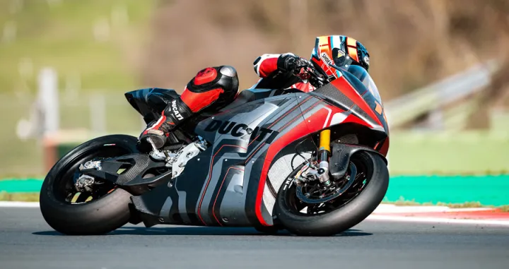 ducati motocikl/