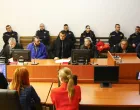 Goran Ravlić i Leđiba Ravlić sa advokatima; Čitanjem optužnice danas je u Kantonalnom sudu u Sarajevu počelo suđenje Gorana Ravliću, Leđibi Ravlić i Latifu Jašareviću, psihički i fizički zlostavljali Goranovu suprugu Nerminu/Damir Deljo
