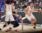 Aleksa Avramović u meču sa Turskom/Foto: 