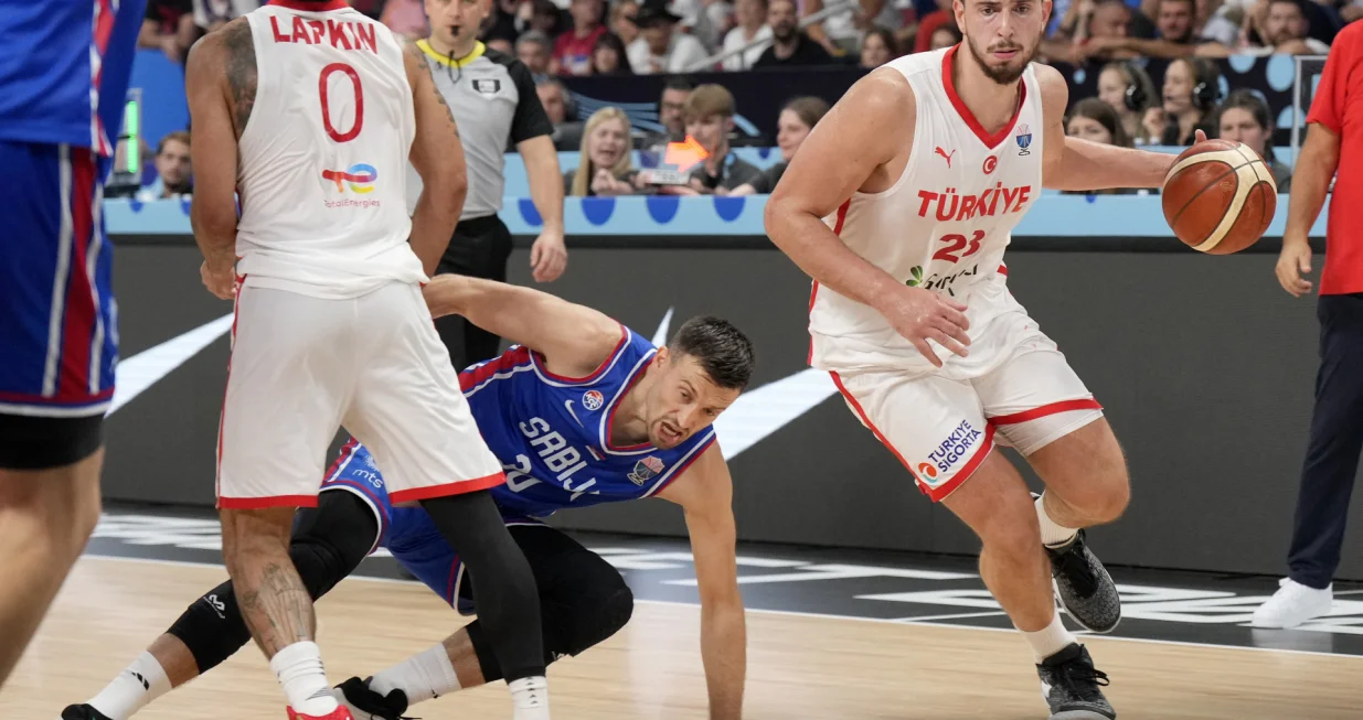 Aleksa Avramović u meču sa Turskom/Foto:
