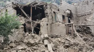 KUNAR, AFGHANISTAN - 1. septembar 2025: Pogled na teško oštećene kuće nakon zemljotresa jačine 6,0 stepeni Rihterove skale koji je pogodio istočnu afganistansku provinciju Kunar 1. septembra 2025. godine. Zemljotres je pogodio Afganistan u nedjelju, usmrtivši najmanje 800 ljudi i povrijedivši 2.500 drugih, uzrokujući velika razaranja u istočnim provincijama Kunar i Nangarhar (Shafiullah Kakar - Anadolu Agency)/