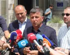 Lider Liste za pravdu i red Nebojša Vukanović pres ispred zgrade Delegacije Evropske unije u Bosni i Hercegovini/Senad Gubelić