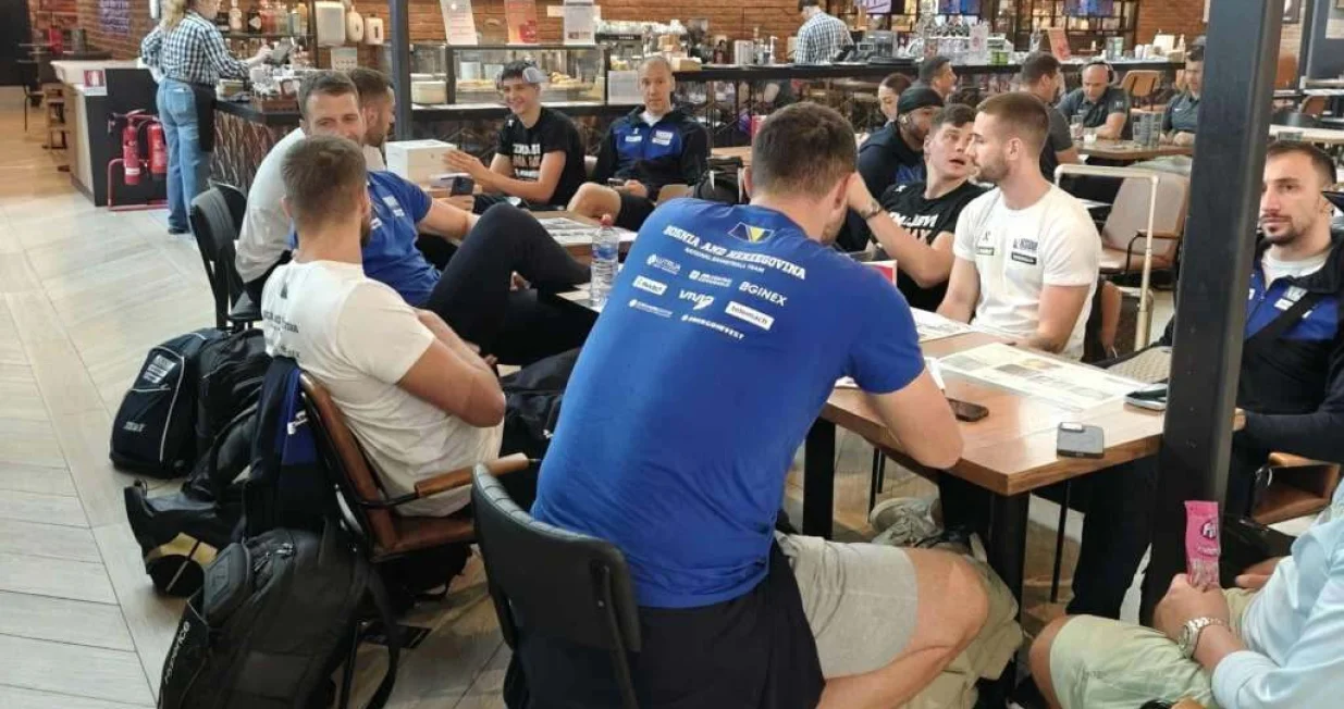 Bh. košarkaši otputovali u Rigu (FOTO: KSBiH)/Foto: