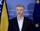 SARAJEVO, 3. septembra (FENA) - Ministar komunikacija i prometa Bosne i Hercegovine Edin Forto je izrazio zadovoljstvo što je postignut dogovor sa prevoznicima koji su prethodnih dana blokirali promet u BiH. Cilj je jasan, poručio je, moramo uraditi sve što je potrebno da olakšamo našim firmama da rade na evropskom tržištu. (Foto FENA/Almir Razić)/Almir Razić