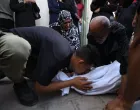 GAZA GRAD, GAZA - 8. SEPTEMBAR: Porodice Palestinaca koji su ubijeni u izraelskim napadima na različite dijelove Pojasa Gaze oplakuju najmilije u bolnicu al-Shifa, Gaza, 8. septembra 2025. (Khames Alrefi - Anadolu Agency)/