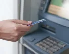 bankomat, podizanje novca sa bankomata Freepik/Freepik