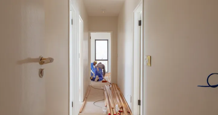 građevinari, radnici, majstori, renoviranje, popravke/Jessica Hearn