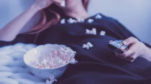 Film, gledanje, tv, kokice, odmaranje, binge/Jeshoots.com