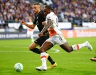 epa10227201 Zeno Debast (L) of Anderlecht and Michail Antonio (C) of West Ham in action during the UEFA Europa Conference League group B soccer match between RSC Anderlecht and West Ham United in Brussels, Belgium, 06 October 2022. EPA/STEPHANIE LECOCQ/Foto: Stephanie Lecocq