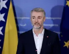 SARAJEVO, 3. septembra (FENA) - Ministar komunikacija i prometa Bosne i Hercegovine Edin Forto je izrazio zadovoljstvo što je postignut dogovor sa prevoznicima koji su prethodnih dana blokirali promet u BiH. Cilj je jasan, poručio je, moramo uraditi sve što je potrebno da olakšamo našim firmama da rade na evropskom tržištu. (Foto FENA/Almir Razić)/Almir Razić