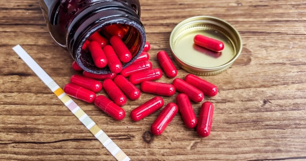 Cranberry pills with d mannose and urine test strip/