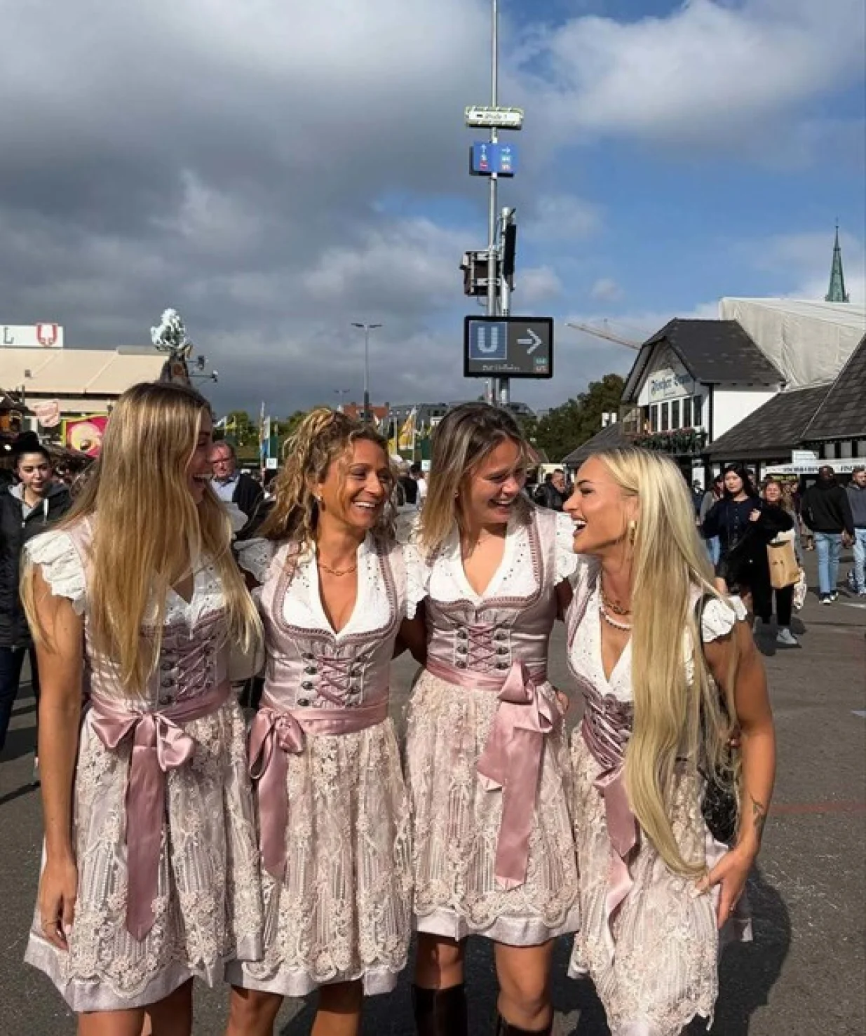 Fotografija Alishe sa Oktoberfesta (FOTO: Instagram)/Foto: