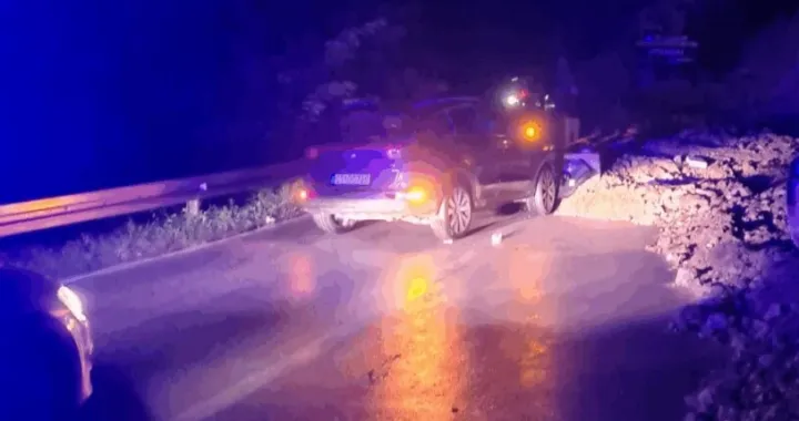 Sa mjesta nesreće/Jajce Online//