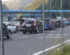 Macelj, Hrvatska - 22. kolovoza 2020: Sve veći broj stranih turista napušta Hrvatsku preko slovensko-hrvatske granice, dijelom zbog kraja turističke sezone, dijelom zbog restrikcijskih mjera koje su pojedine europske države i Velika Britanija uvele za svoje državjane koji borave na odmoru u Hrvatskoj (Stipe Majic - Anadolu Agency)/Stipe Majic