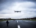 dronovi, dron, let drona, dron iznad piste/Freepik