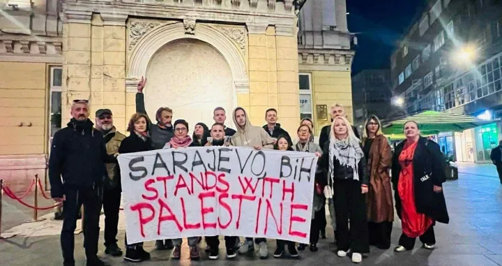 grupa građana, novinari, čitanje imena ubijene djeca gaze/-